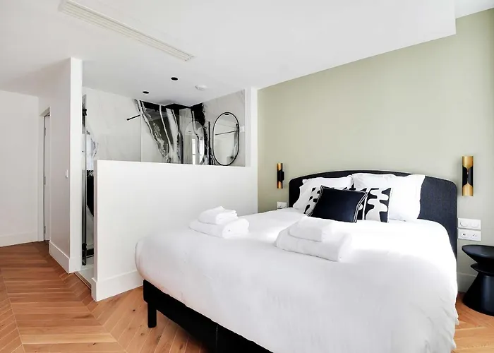 Luxurious - 3br-8p - Opera Apartment *